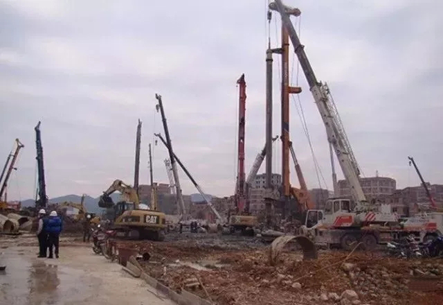 旋挖桩浇筑后桩底沉渣怎么处理,旋挖灌注桩沉渣厚度规范是多少