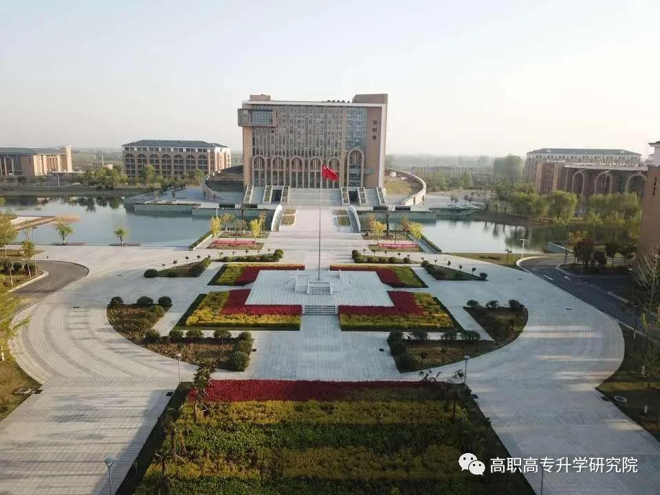 濮阳医学高等专科学校宿舍,濮阳医学高等专科学校附近蛋糕店