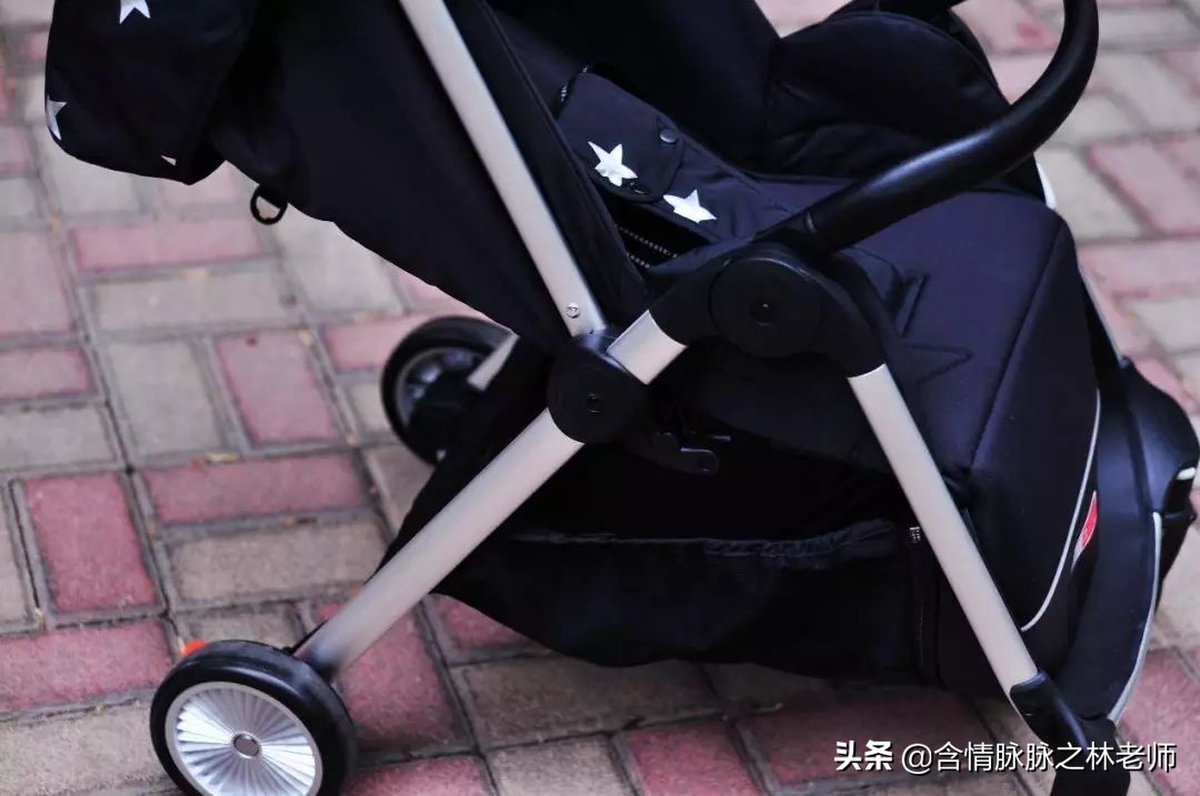 给孩子换个新车,qborn婴儿推车开箱