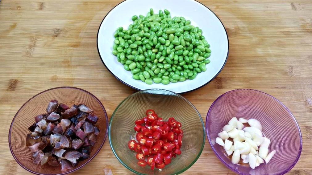 毛豆怎么炒好吃又简单的做法,毛豆米和什么菜炒在一起最好吃