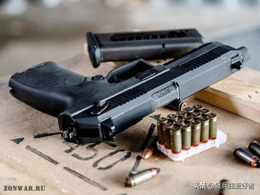 俄罗斯巨蟒手枪,俄罗斯蟒蛇手枪与斑蝰蛇手枪