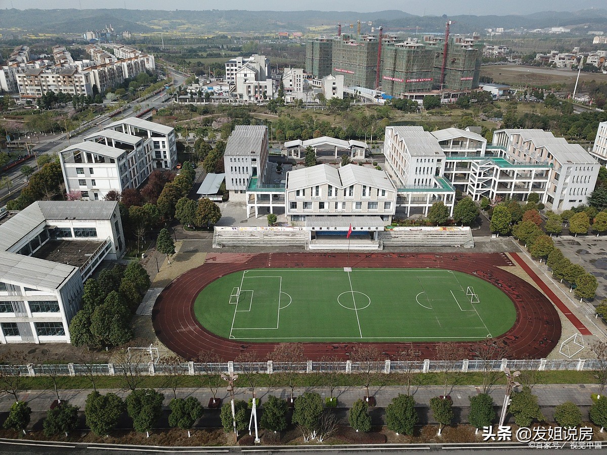 1881个城市命运或将变迁?新规下,高楼停建,道路限宽,限建高铁