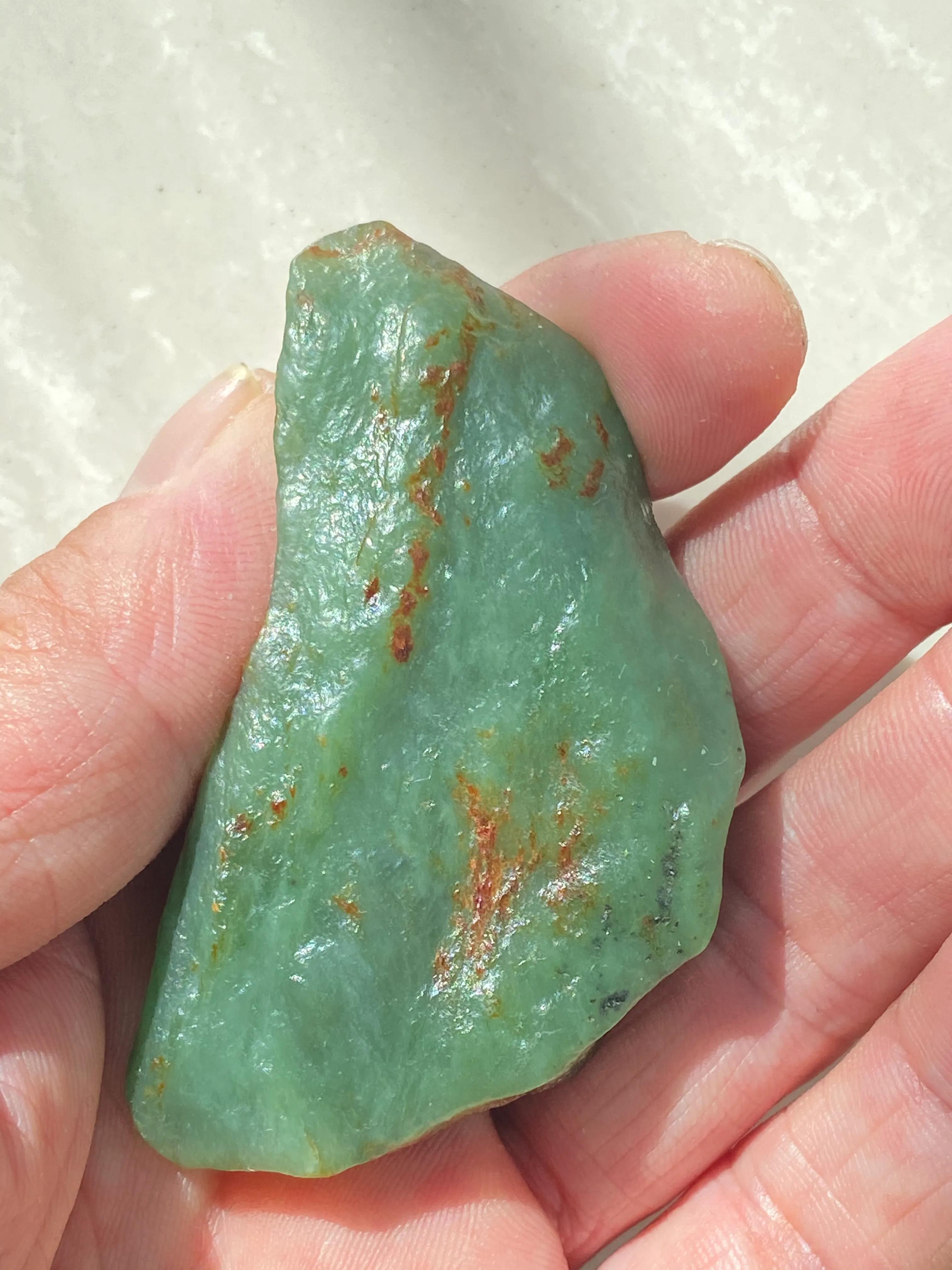 喜田新疆和田玉,新疆碧玉和和田玉有什么区别