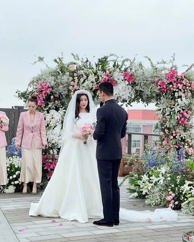 奉子成婚很好吗,奉子成婚后影后她靠创业暴富小说