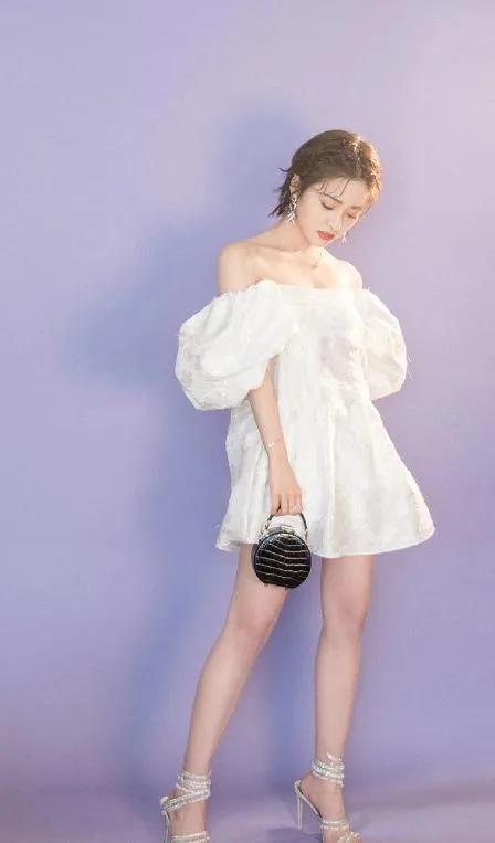 盘点明星红毯尴尬名场面,暴露身材的缺陷