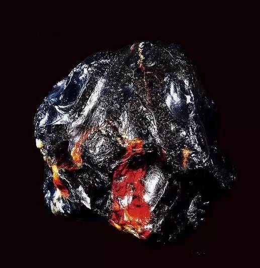 捡到这些石头不要扔真的很值钱,哪些石头价值连城千万别扔