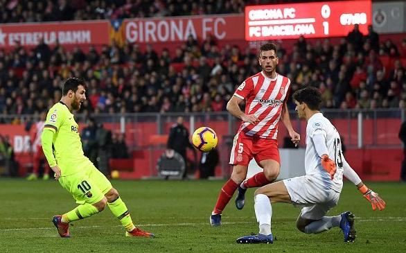 梅西单刀无解挑射破门！读秒1V5神助攻遭浪费差点单场造3球