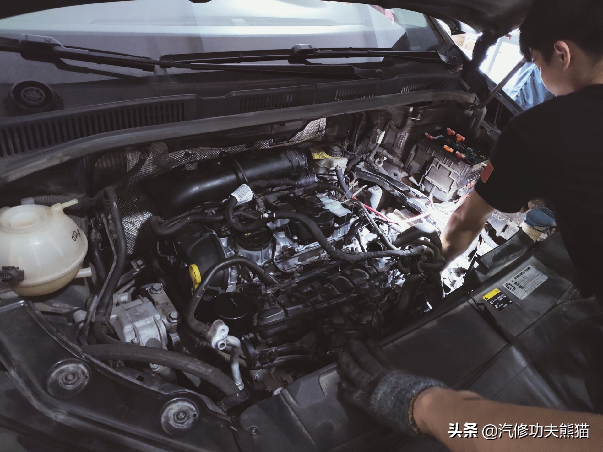 大众夏朗2014款2.0t标配烧机油吗,2016款大众夏朗1.4t发动机烧机油