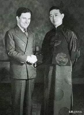 年轻时的霍金照,霍金年轻时照片有多帅