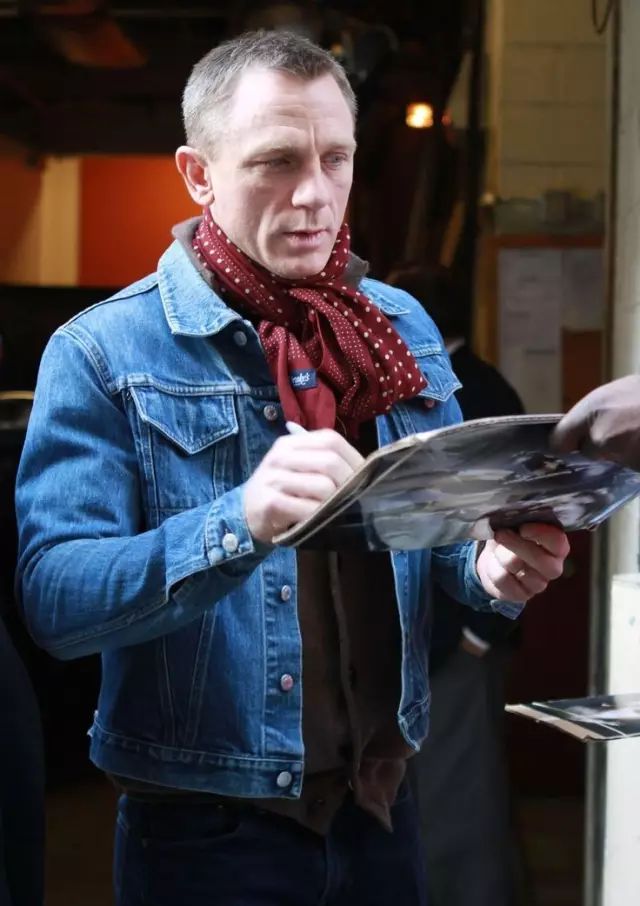 女士围巾哪个品牌性价比高,如果你一生只买一条围巾