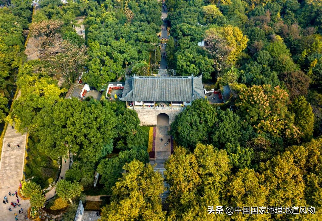 浙江绍兴跟杭州差多远,浙江绍兴和杭州哪个好玩
