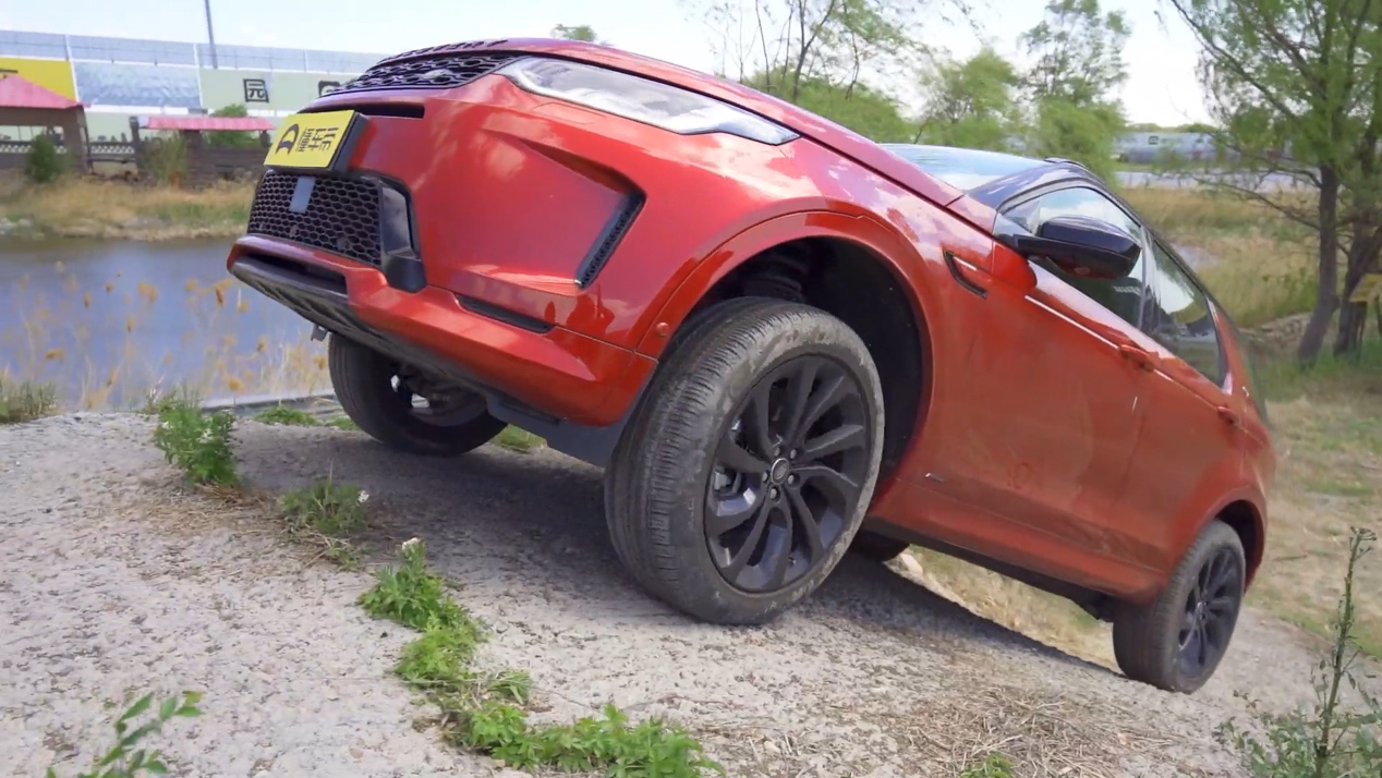 路虎发现5和路虎发现运动区别,路虎发现运动版和路虎星脉