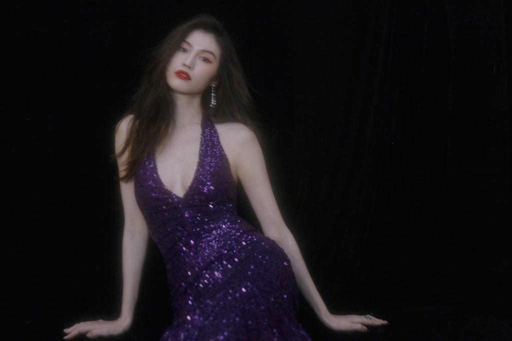 何穗维密内衣蕾丝款,何穗黑色蕾丝装