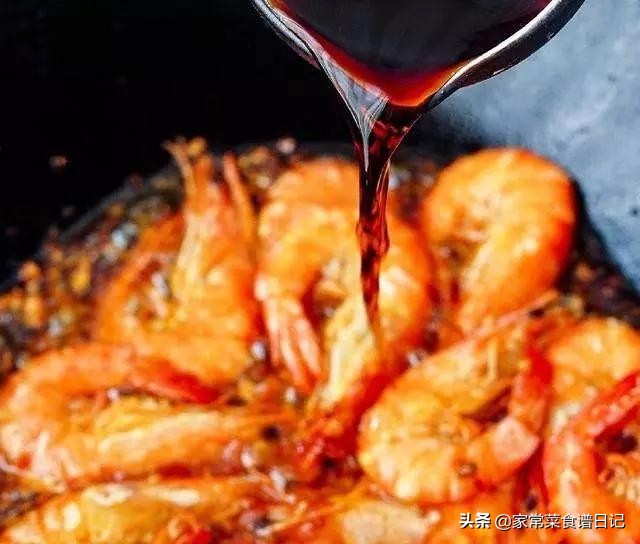 油焖大虾的做法家常简单又好吃,油焖大虾的家常做法与教程