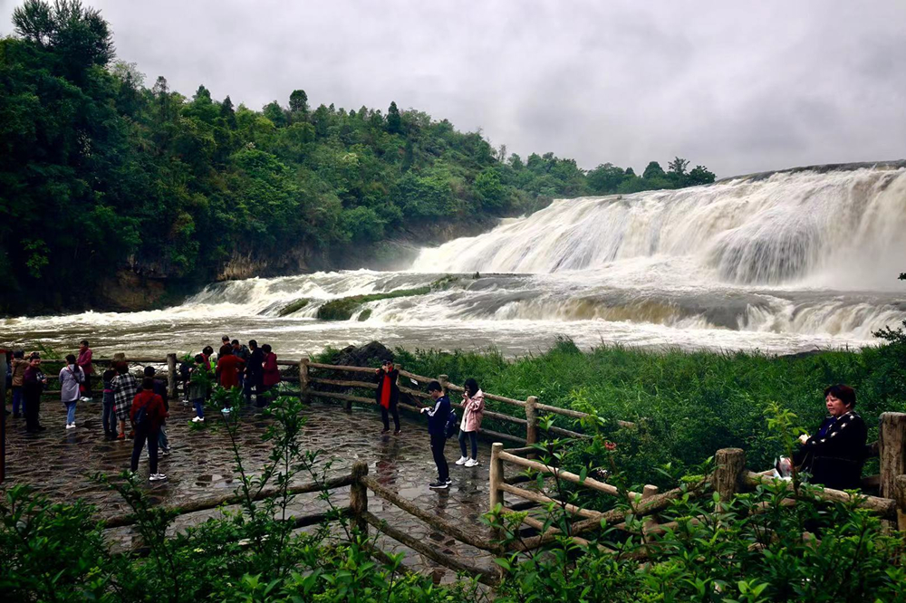 奇观天下｜丰水期的黄果树瀑布令人震撼