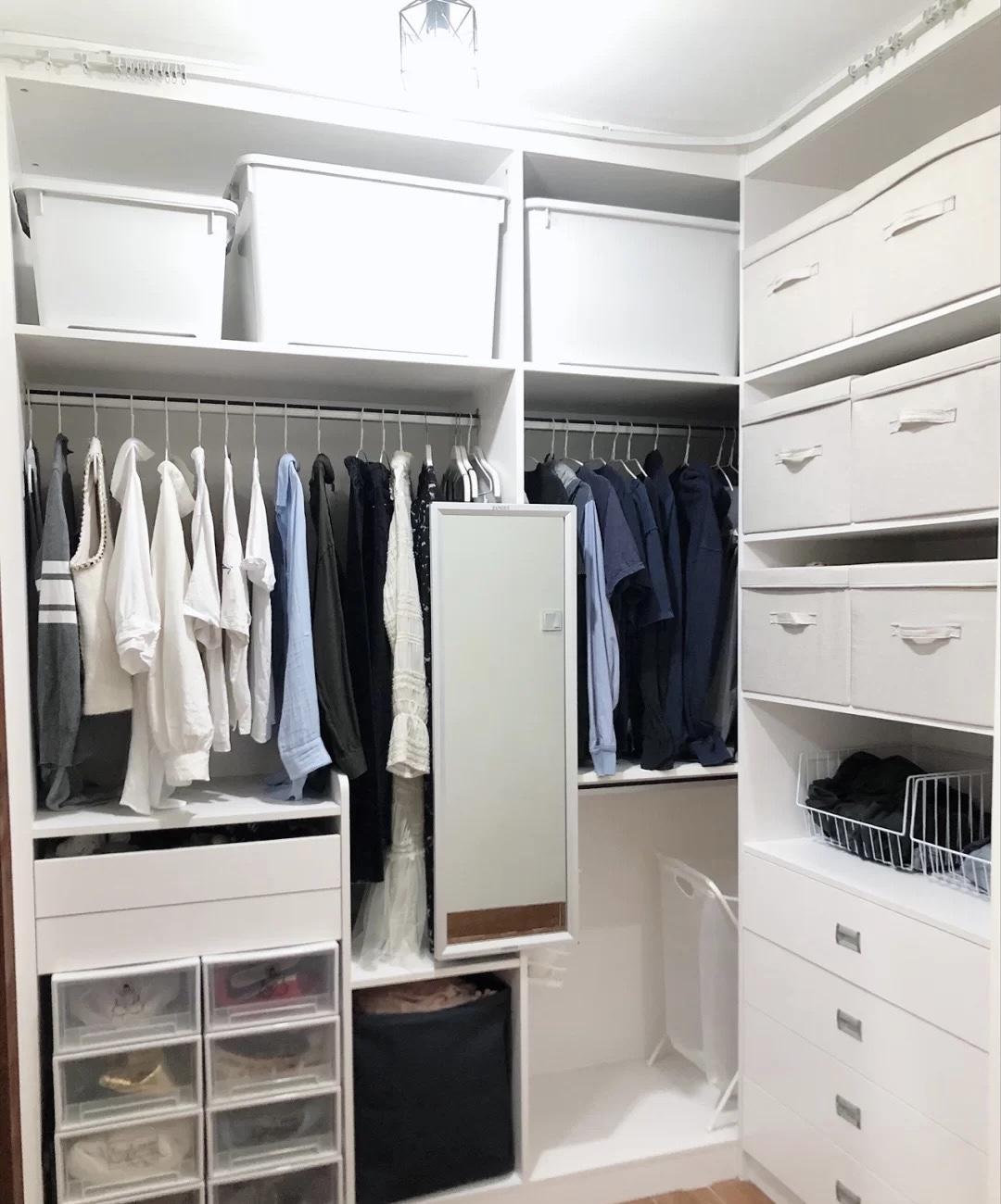 卧室整体定制衣柜与成品衣柜,新房子买成品衣柜还是定制衣柜