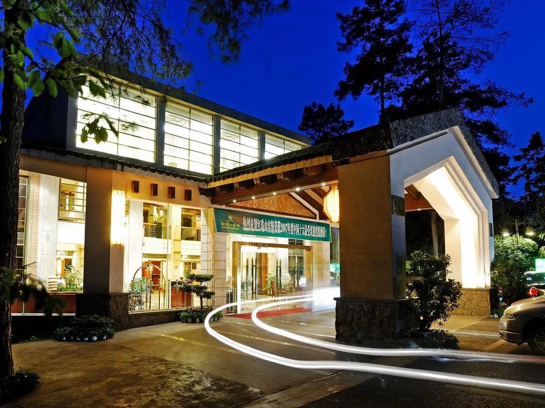 川西泡温泉看雪景,川西12月份最佳雪景泡温泉的地方