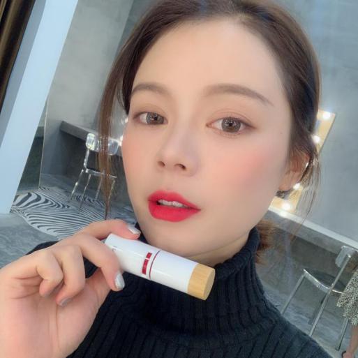 扒一扒超美的bobbibrown唇膏,澳洲红地球唇釉