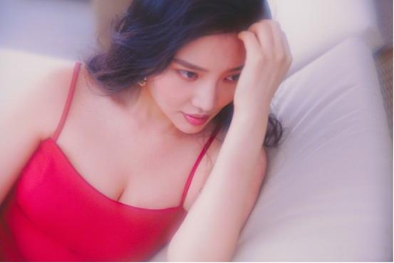 那些靠身材走红的女明星,靠身材出道的两字女星