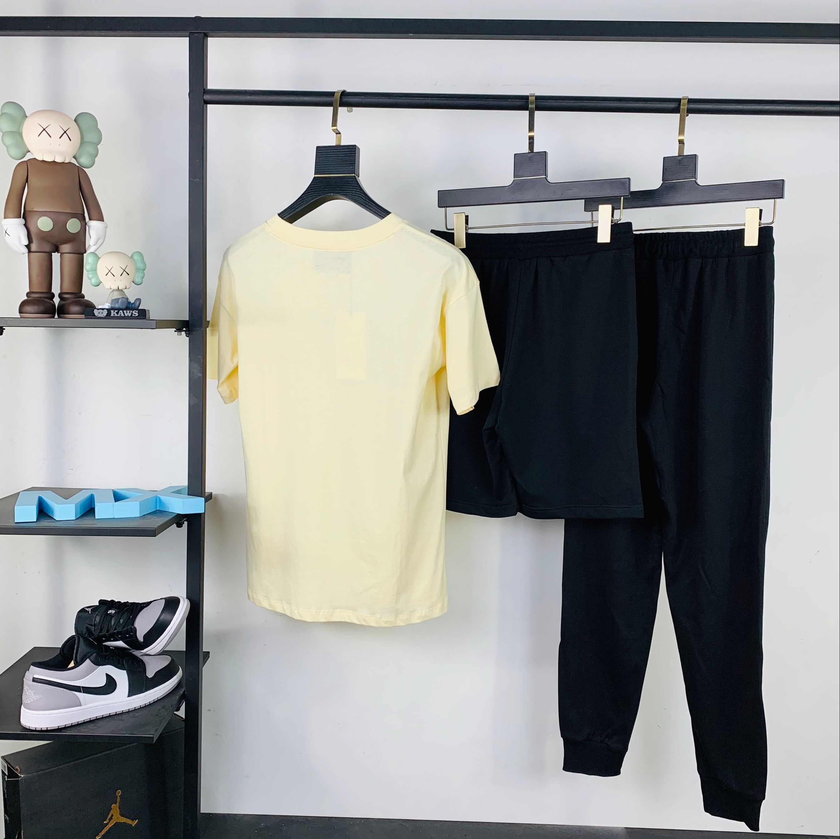 nike破旧老爹鞋,nike复古低帮黑红