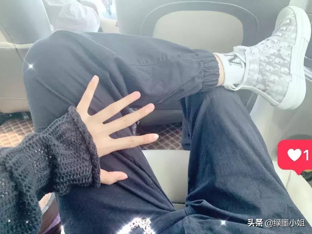 欧阳娜娜鞋子匡威同款,欧阳娜娜鞋子同款匡威