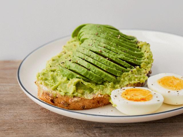 吃鱼子酱海葡萄三文鱼,吃鱼子酱奢侈