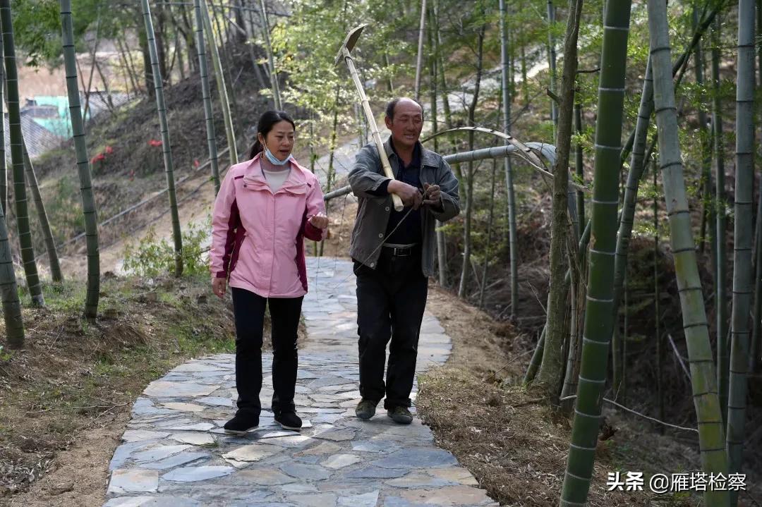 回顾脱贫攻坚波澜壮阔的伟大历程,彪炳史册的伟大奇迹全文