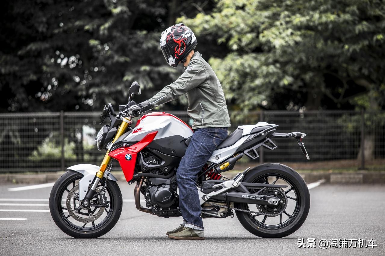 宝马f900r和杜卡迪950,宝马全新中型运动街车f900r赏析