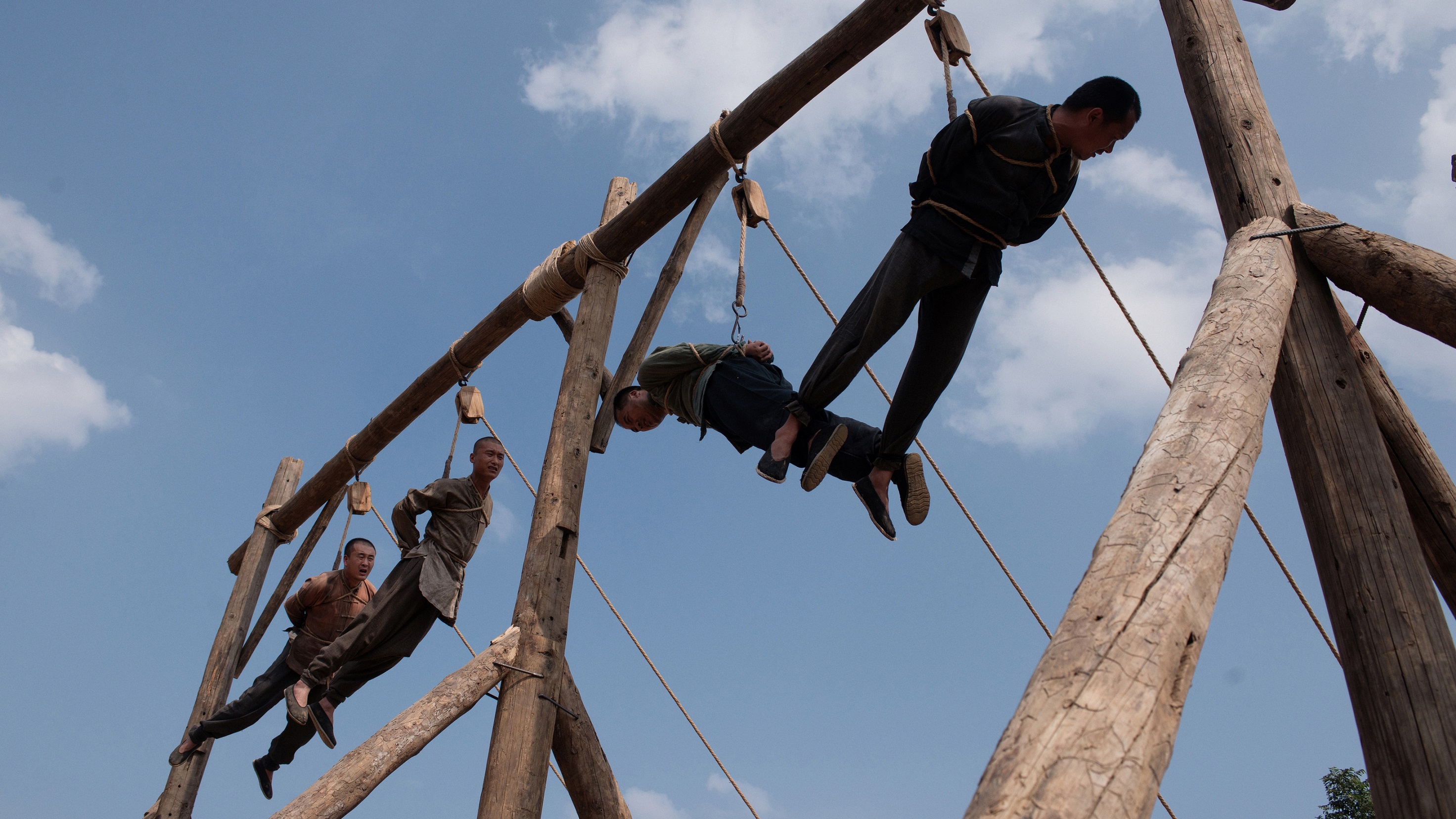 我拍了数千名路人甲,“成年人不要给自己编织梦想”|图集