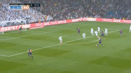 绝佳机会队友不传，阿尔巴挥臂暴怒！终于找到巴萨输球原因，无奈