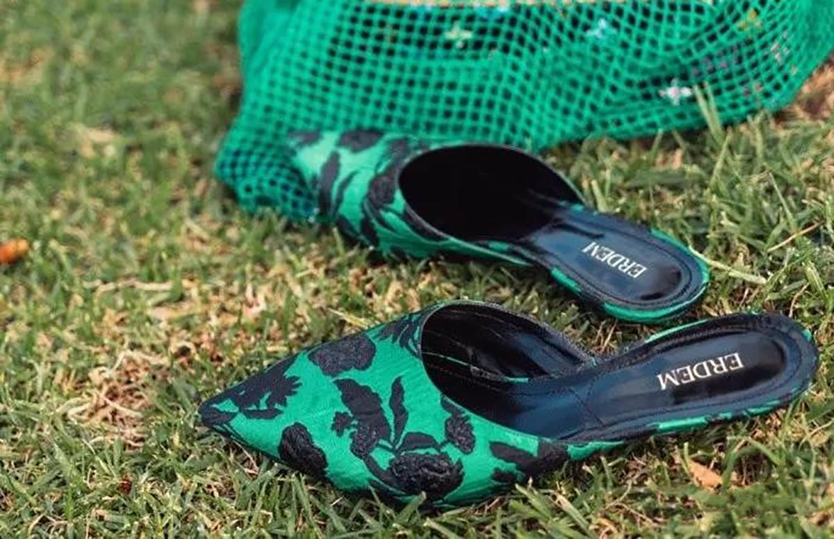 “拖鞋”也能穿着去通勤，可以为夏天准备起来啦