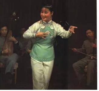 唱《我的祖国》郭兰英:1婚成弃妇,2婚成寡妇,90岁的她现如何?