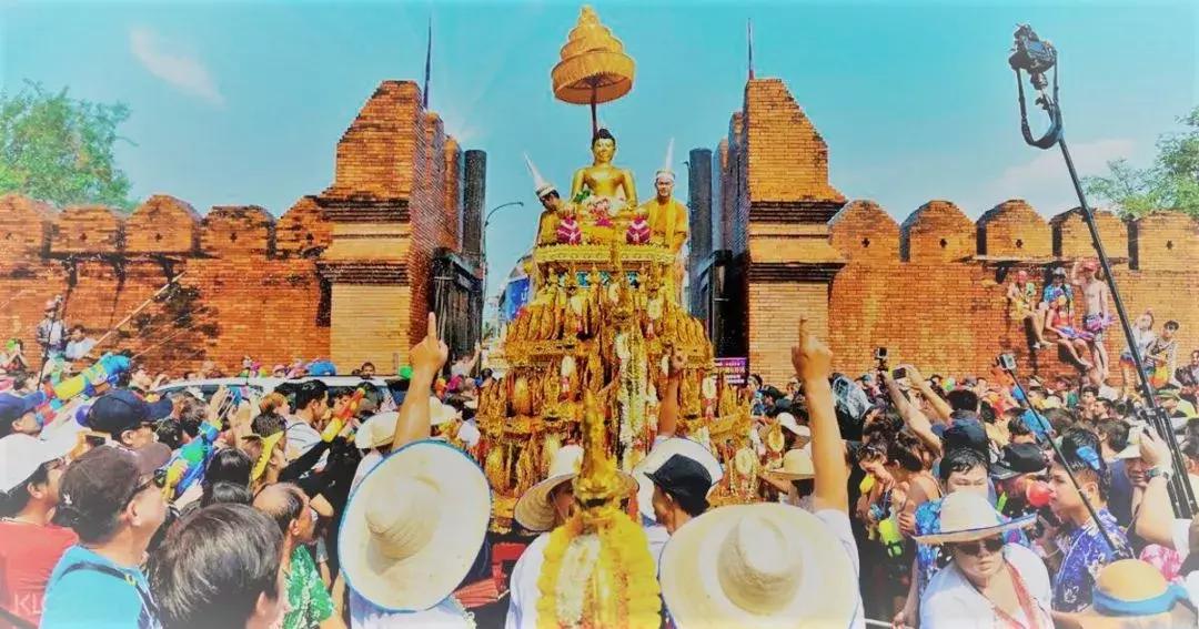 泰国泼水节爆发枪战,泰国泼水节