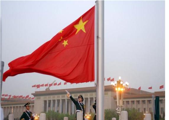 征集*旗国**时,仅仅15人支持五星红旗,3号作品达185人为何选了前者