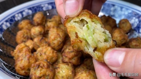 炸肉丸子怎么做嫩有弹性不硬,教你正确炸丸子外酥里嫩超级香