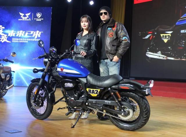 宗申推出250cc复古太子车，多种配置可选，配13升油箱，价格合理