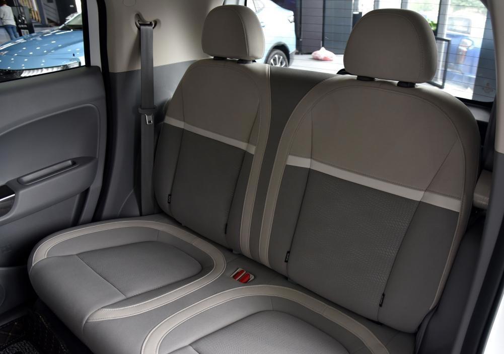 欧拉黑猫和宏光miniev哪个好,欧拉白猫小野猫和宏光miniev