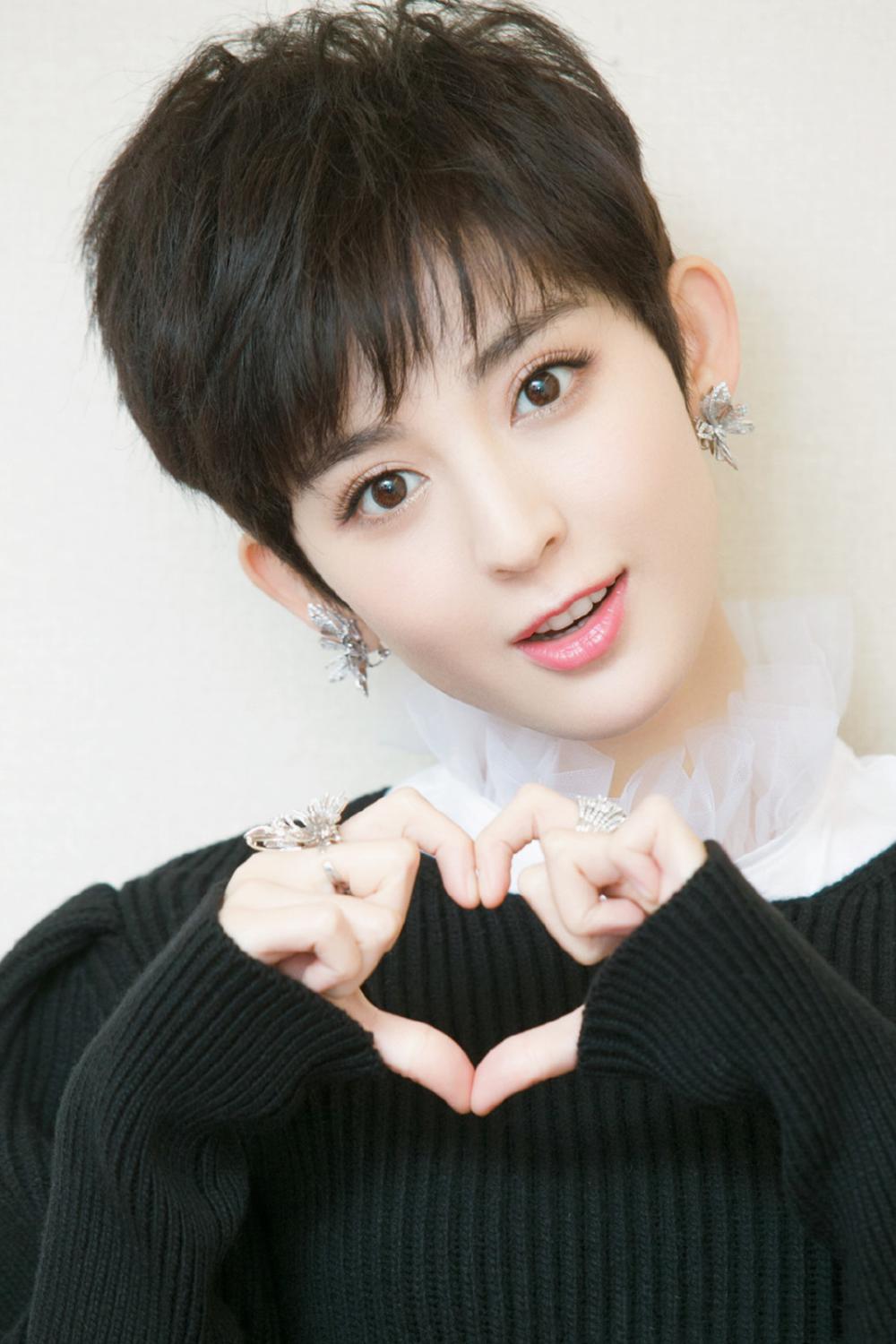 宝宝耳朵有点招风耳怎么办,新生儿睡觉耳朵招风耳可以矫正吗