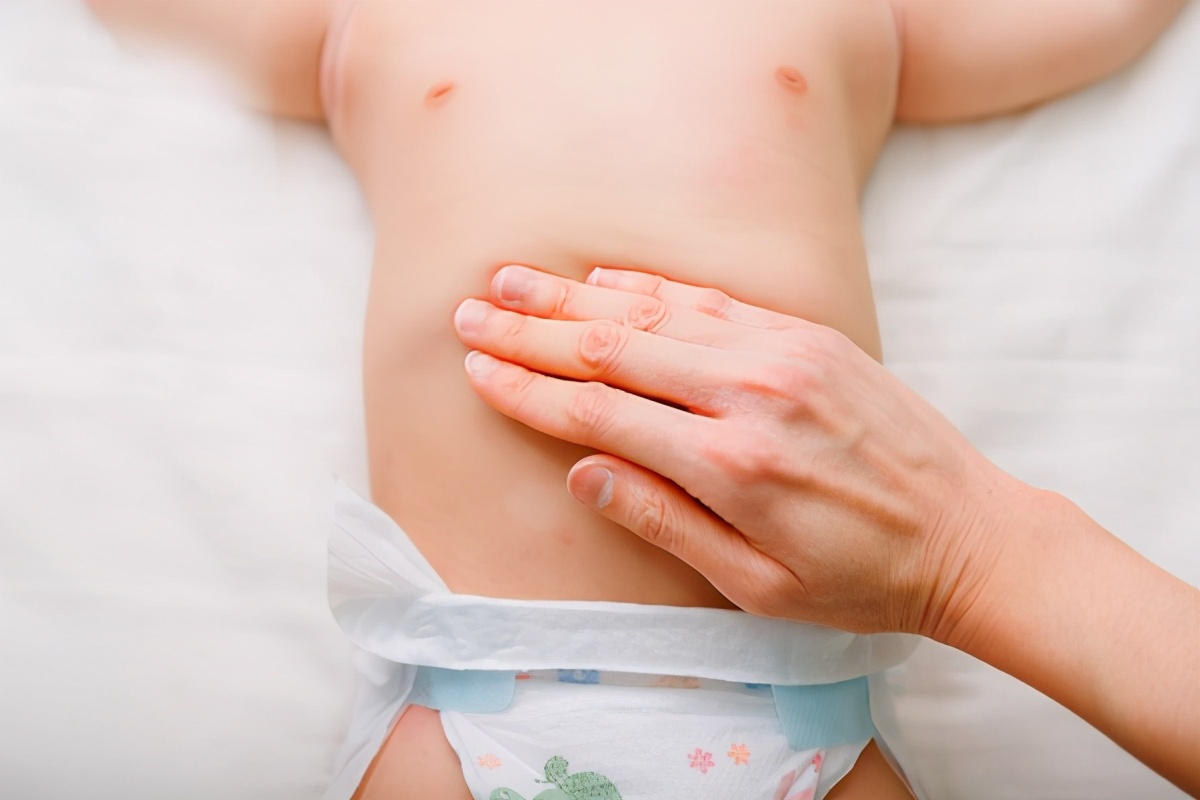 宝宝便秘睡觉可以做排气操吗,宝宝便秘肚子胀最快通便的手法