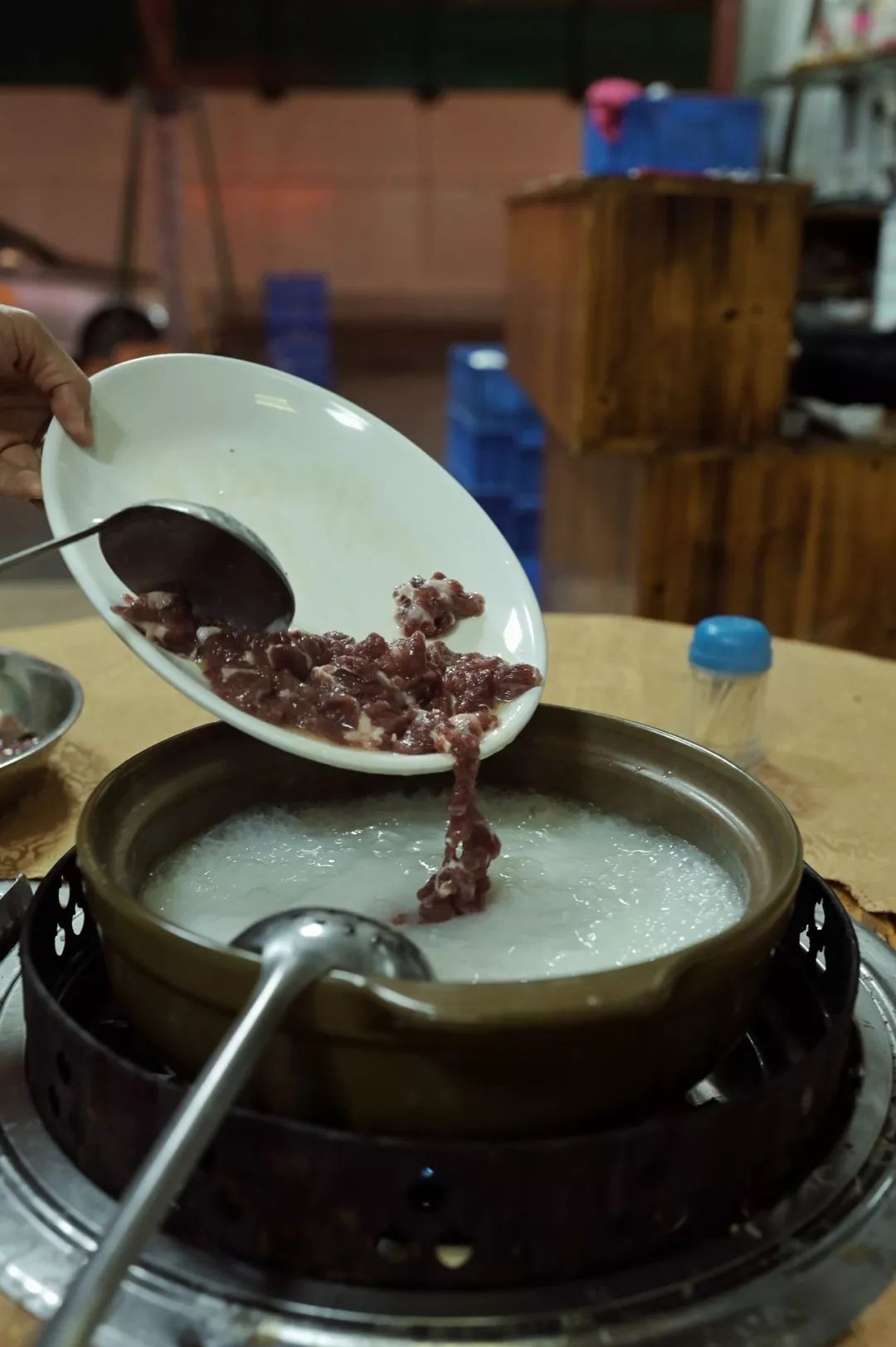 在顺德，如果有一分钟胃空了，算我输