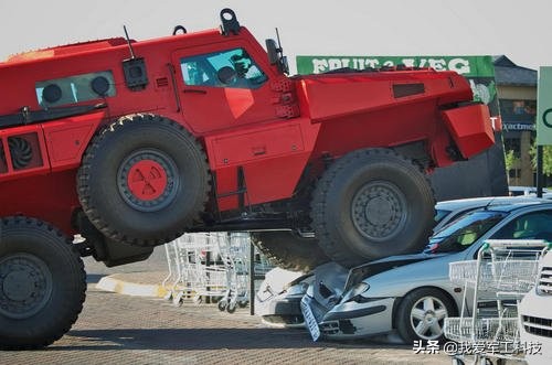 派拉蒙掠夺者越野车落地多少钱,南非新型派拉蒙掠夺者越野车