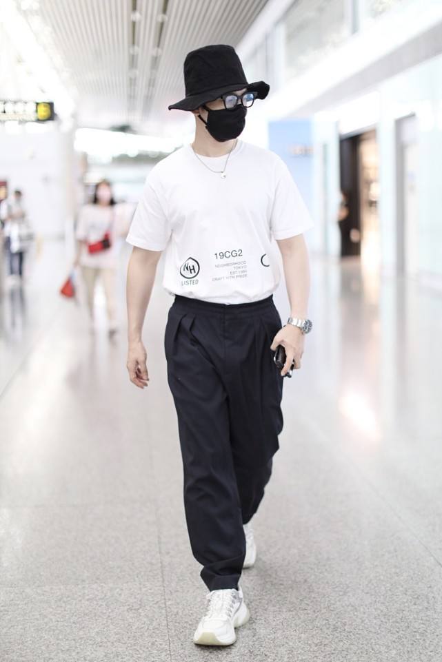 黄晓明日常穿衣搭配,黄晓明造型盘点