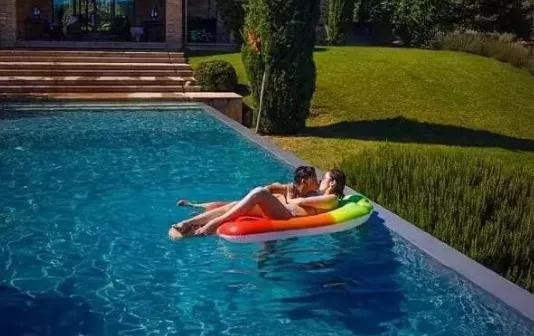 啥！顶流天王对女儿下油手、开黄腔？世上还有多少这种父母