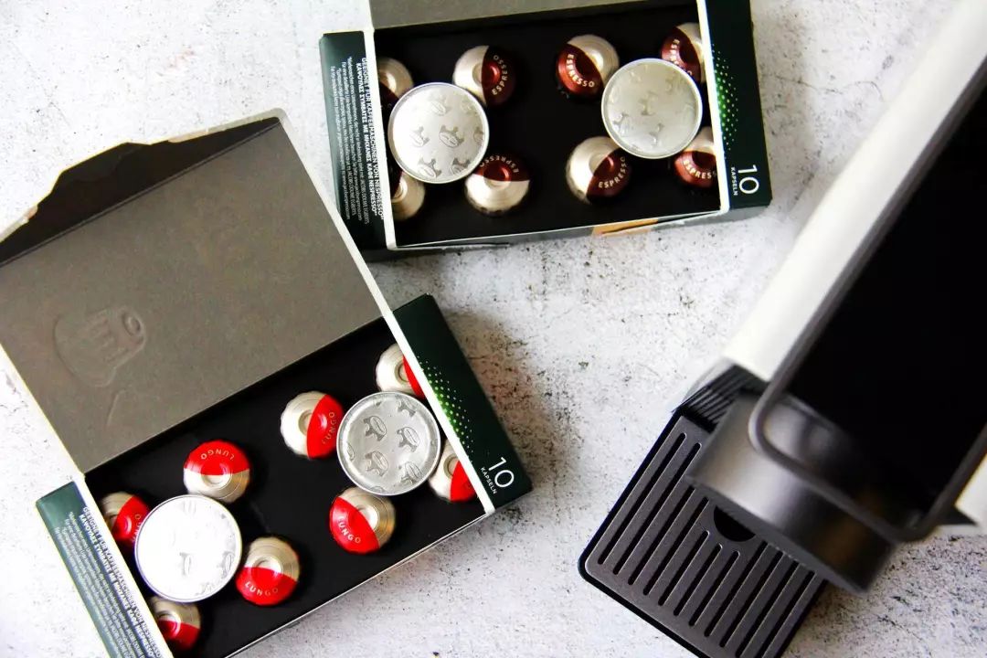 今天开箱一款便携胶囊咖啡机,mini胶囊咖啡机便携