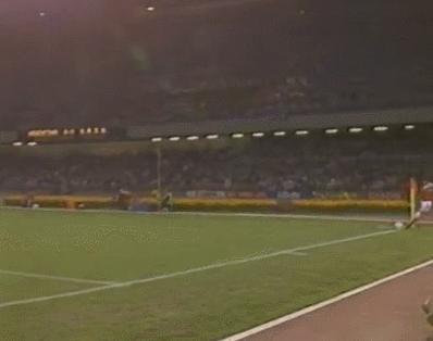 马拉多纳更衣室喊阿根廷视频,马拉多纳不要为我哭泣图片