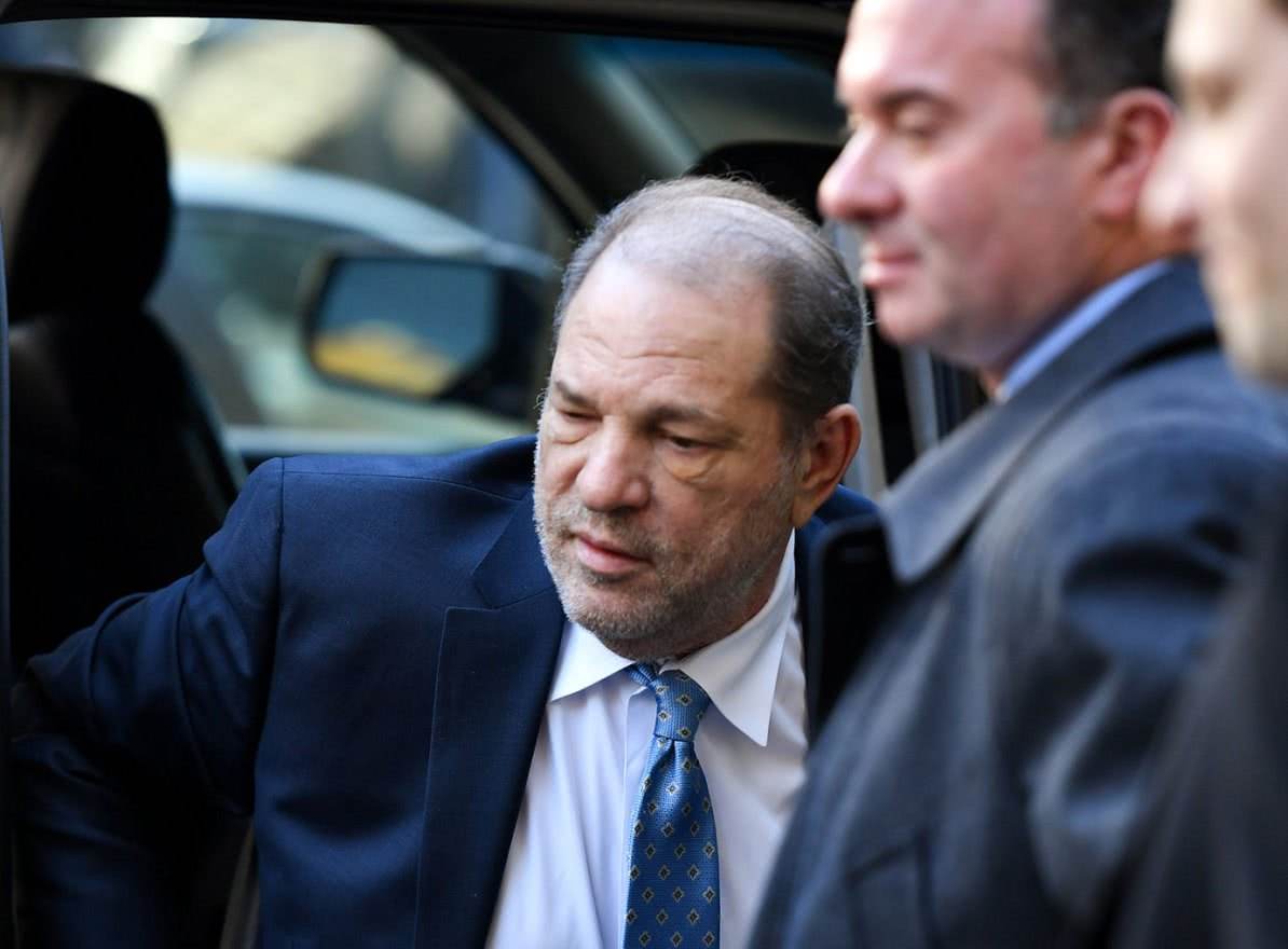 韦恩斯坦被判23年，曾被70多名女性指控，瑞秋饰演者也遭其性骚扰