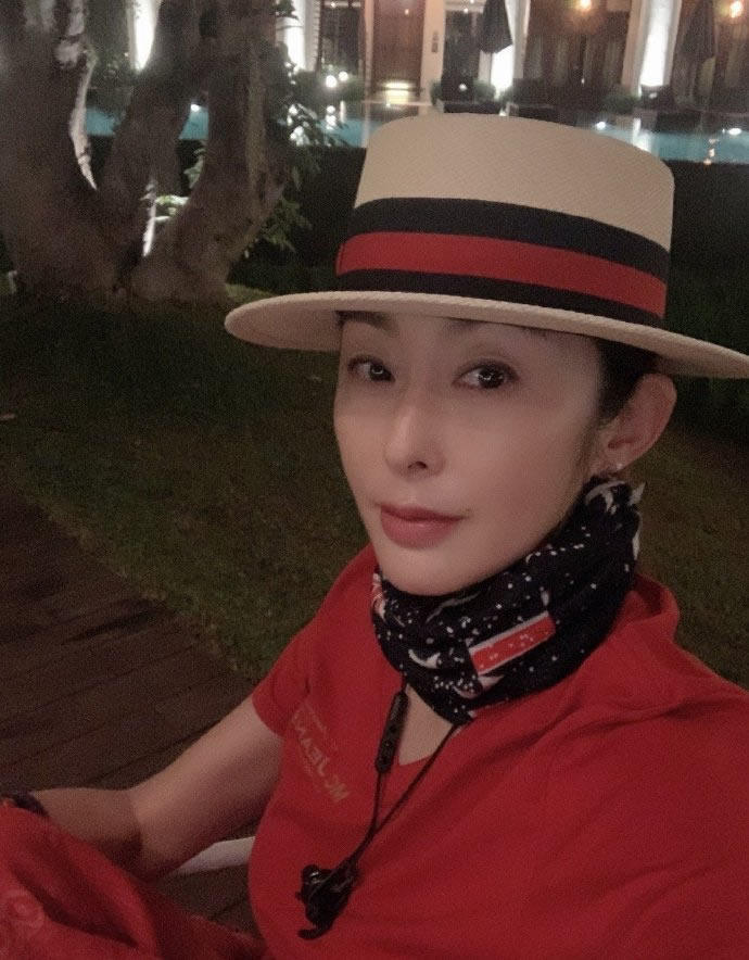 张敏的八大穿衣风格,张敏礼帽