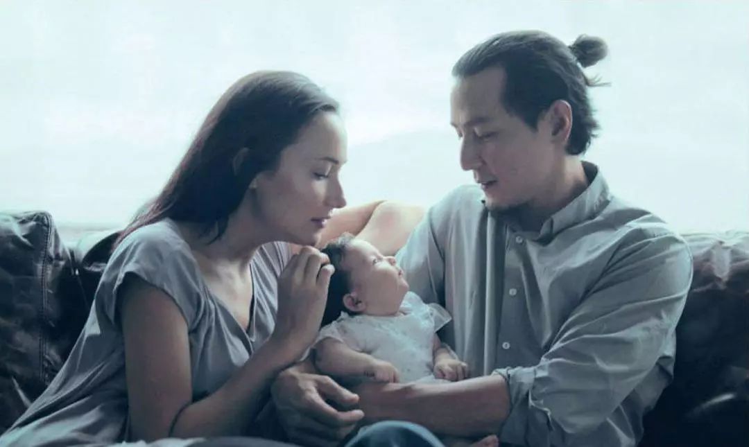 张柏芝为什么要保护三胎,张柏芝第三胎复出时间