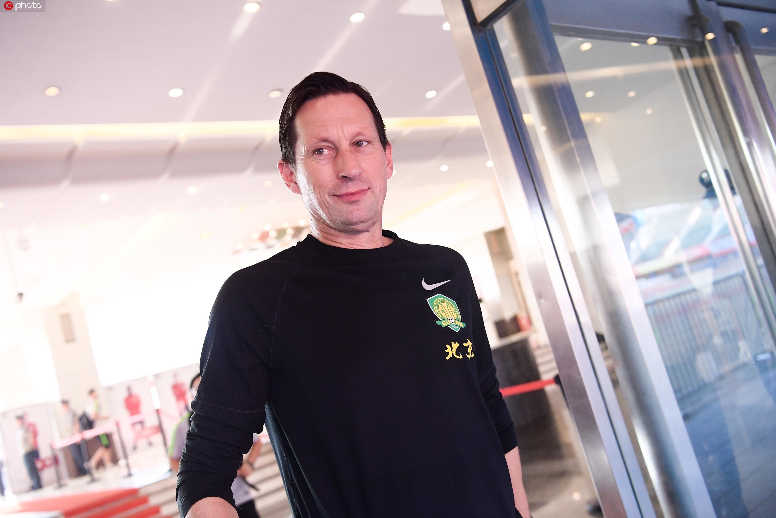 施密特什么时候执教国安的,施密特十连胜