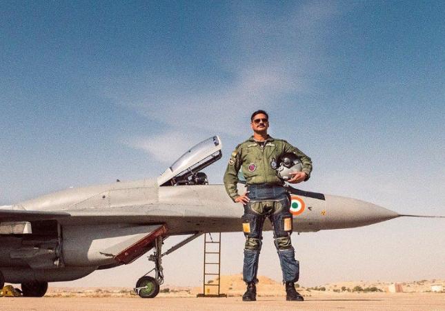 印度飞机坠落事件飞行员幸存,印度战机坠毁致1人身亡